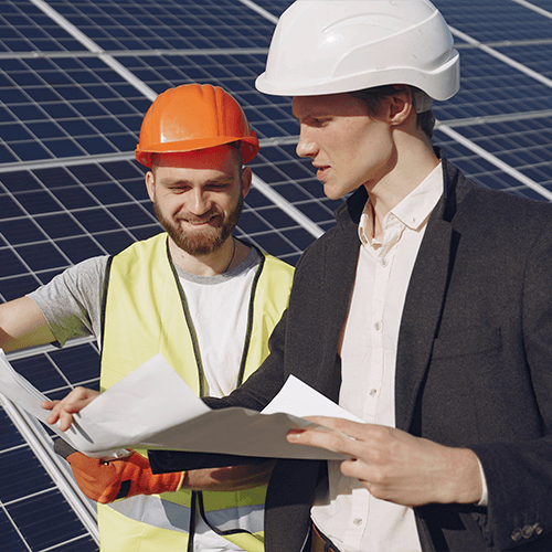 Crescimento expressivo de sistemas solares conecta meio milhão de novas unidades em 2025